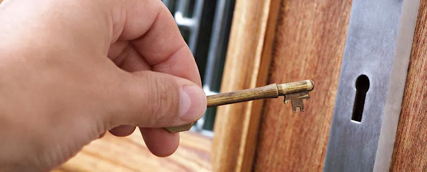 Central Locksmith Store New York, NY 212-547-8533 - lockout-service-01